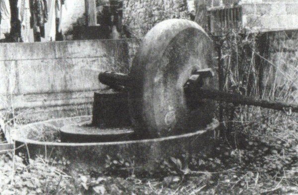 Alte Obstmühle beim Anwesen Herbert Rübel. Nanzweiler